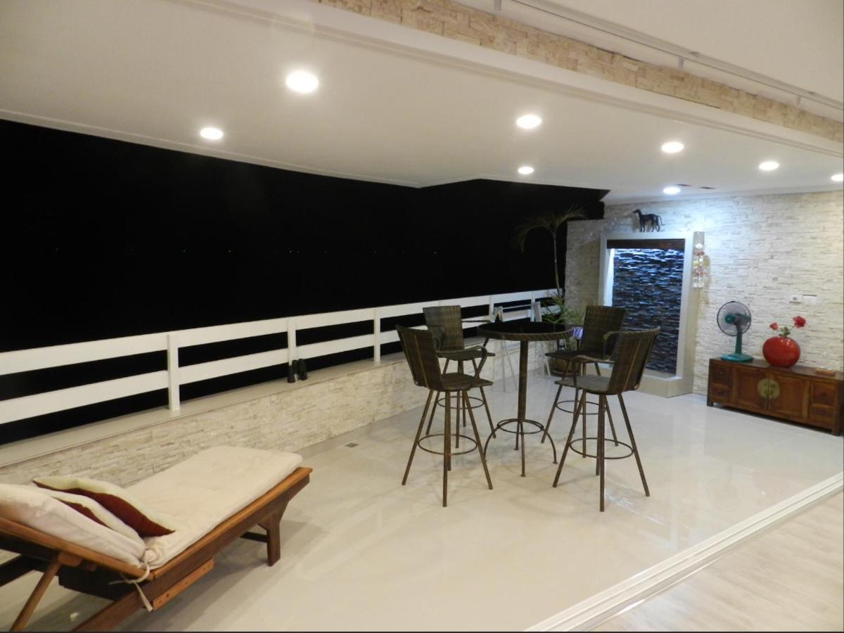 Jomtien Plaza Condotel Kültér fotó